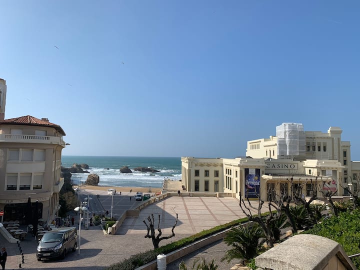 STUDIO, PLAGE À 2 MINUTES A PIED!