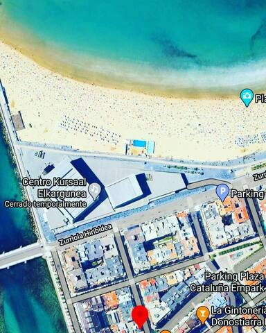 Lovely Zurriola Beach Apartment. Gros. gallery image 2