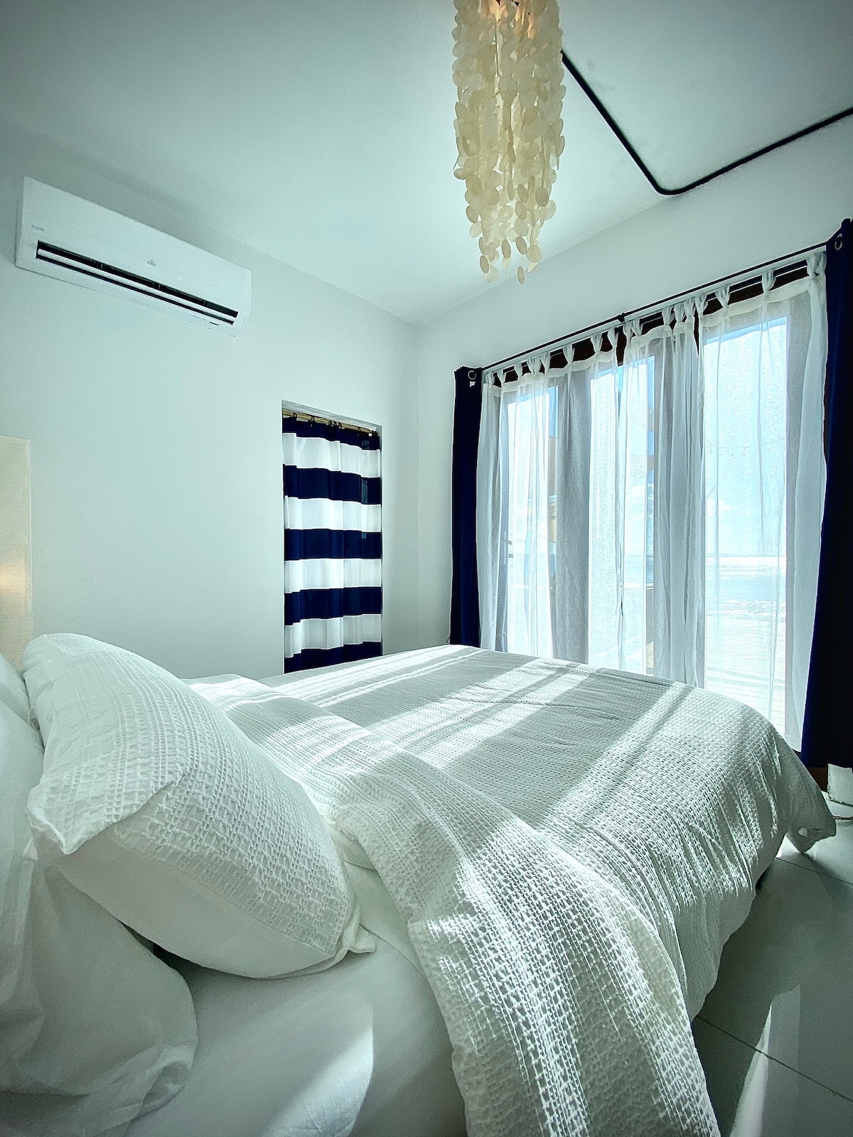 Queen Size Bed with Memory Foam Mattress