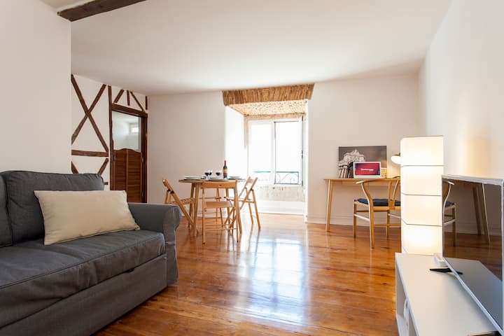 Authentic & Central Apartment - Lisbon