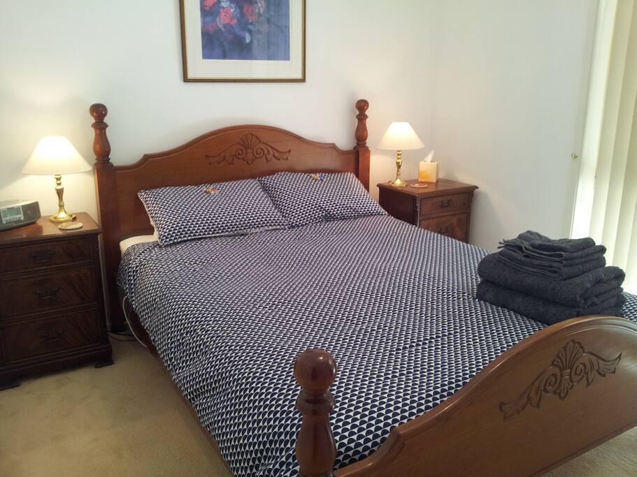 Your very comfy Queen bed - plus chox :)