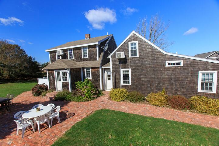 Sterling House sleeps 10, ocean vws, A/C, walk2twn gallery image 2