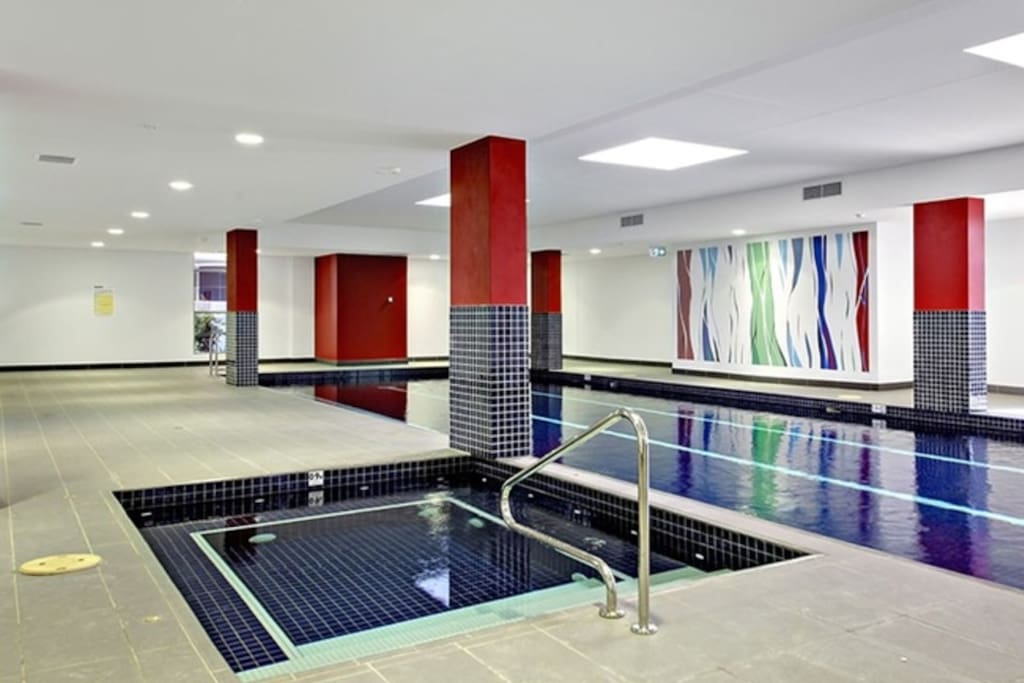Swimming pool and Jacuzzi