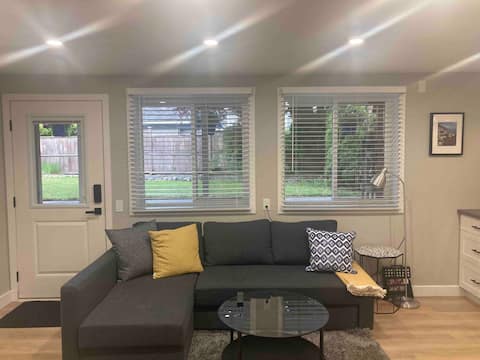 Top performing Airbnb: Beautiful Garden level Oasis-The Crescent-Nanaimo in Nanaimo