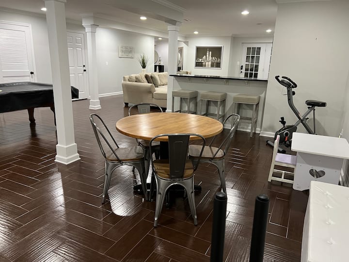 A spacious 2BR/1.5BA apt w/private entry. Houses for Rent in