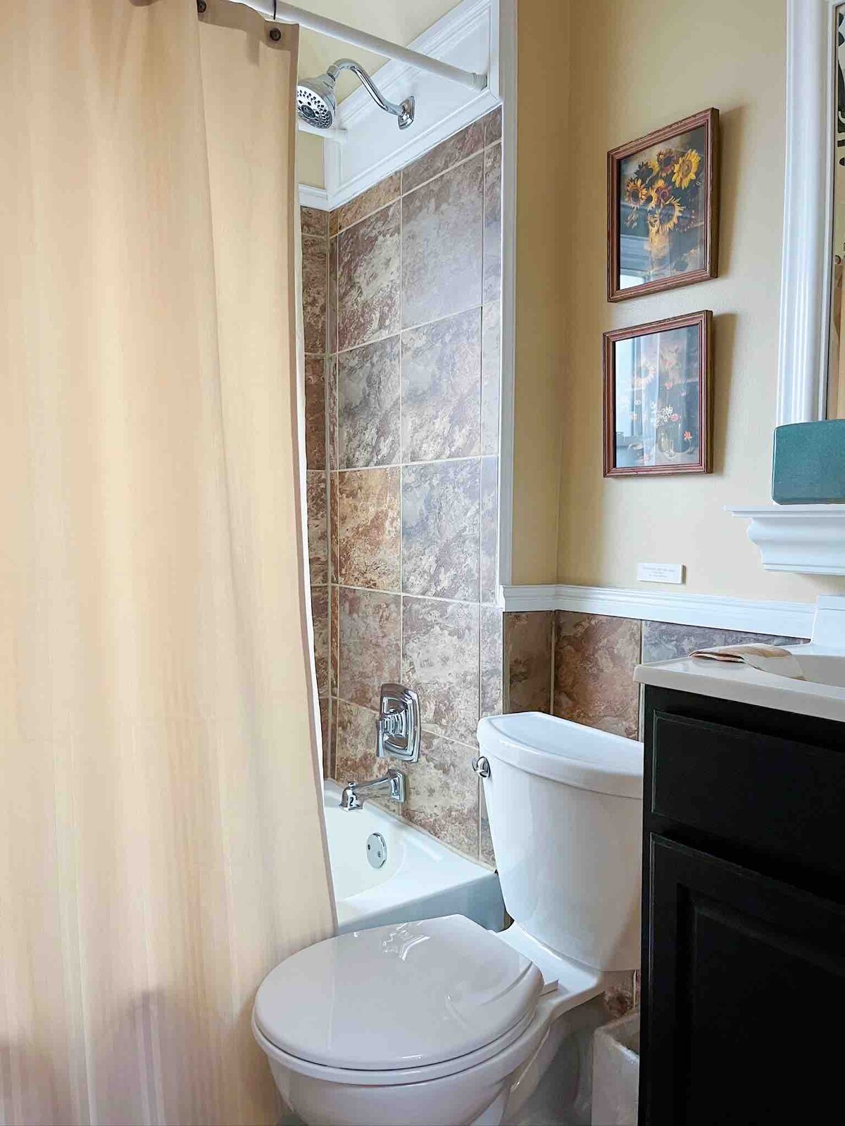 4th of 4 Hotel Style Suites in Historic Geneva