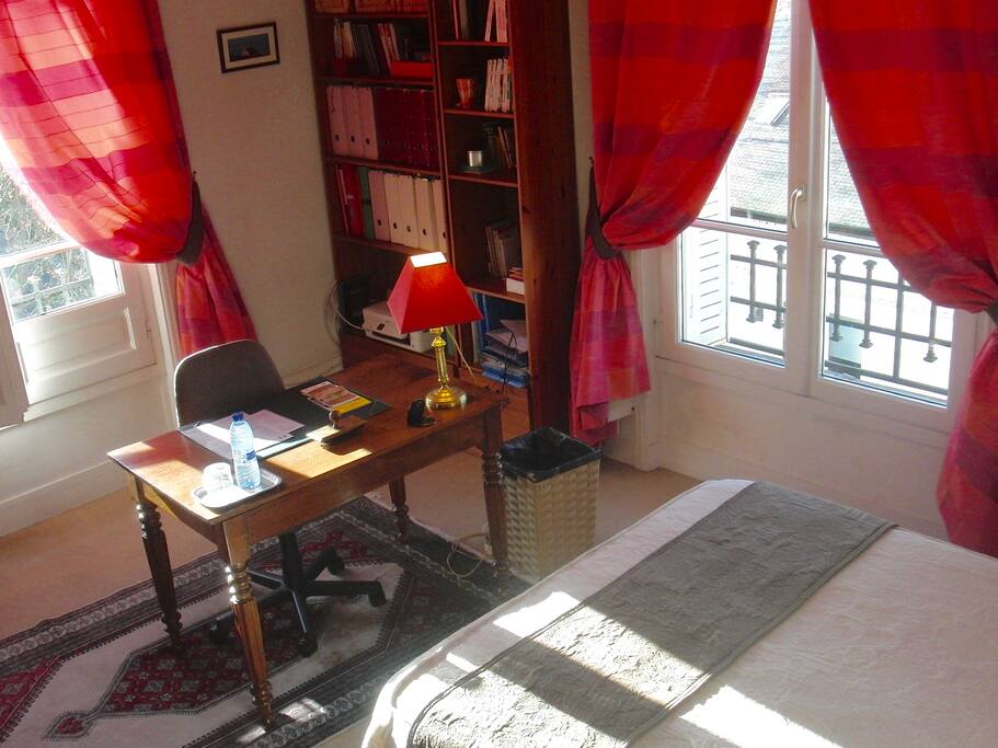 Double bed room / Chambre lit double / Habitacion con cama doble