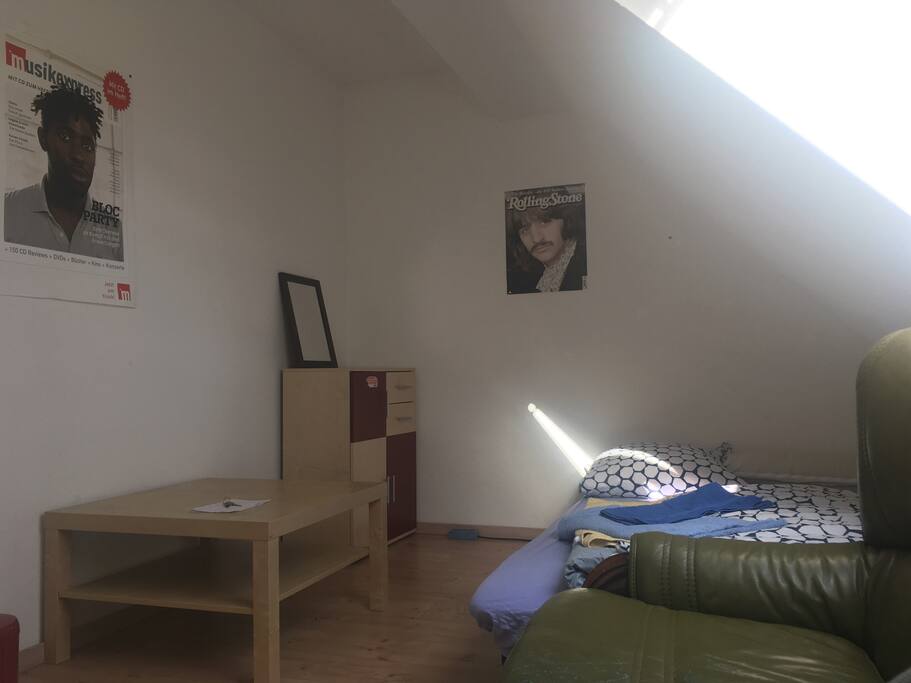 Other Perspective. Look at that lovely Poster of Ringo Starr.