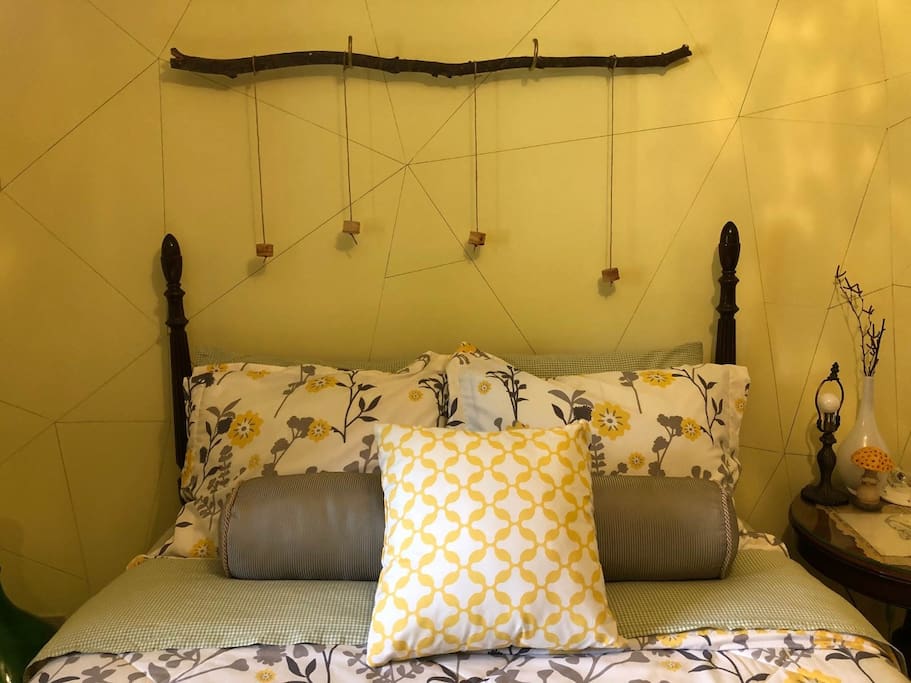 ButterscotchHome Art lavishes the bedroom