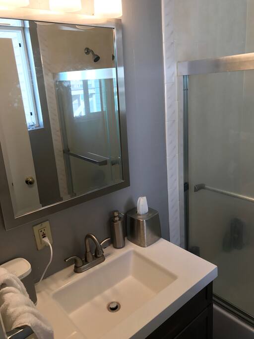 Bathroom w/ Shower