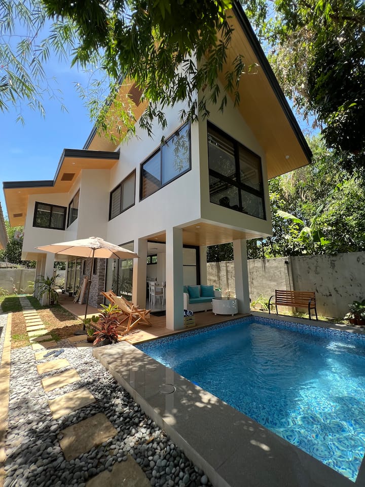 Villa Aurora 1 | Luxe Stay Near Beach & Eats