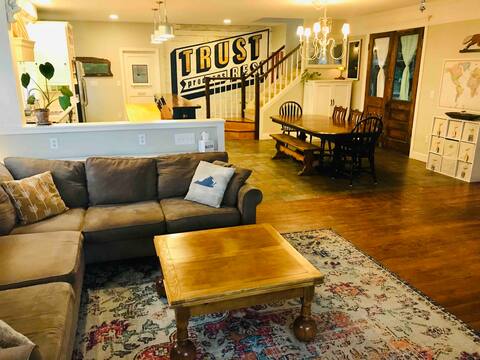 Beautiful Radford Home-Close to VT / RU!