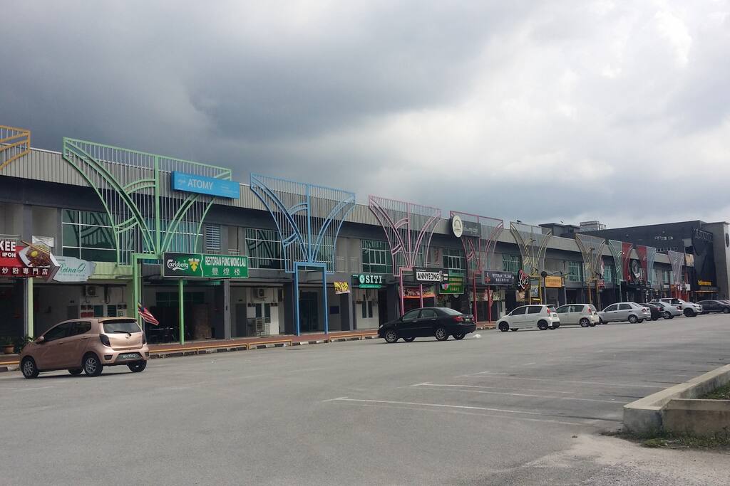 Old town white coffee, sushi mentai,food court etc