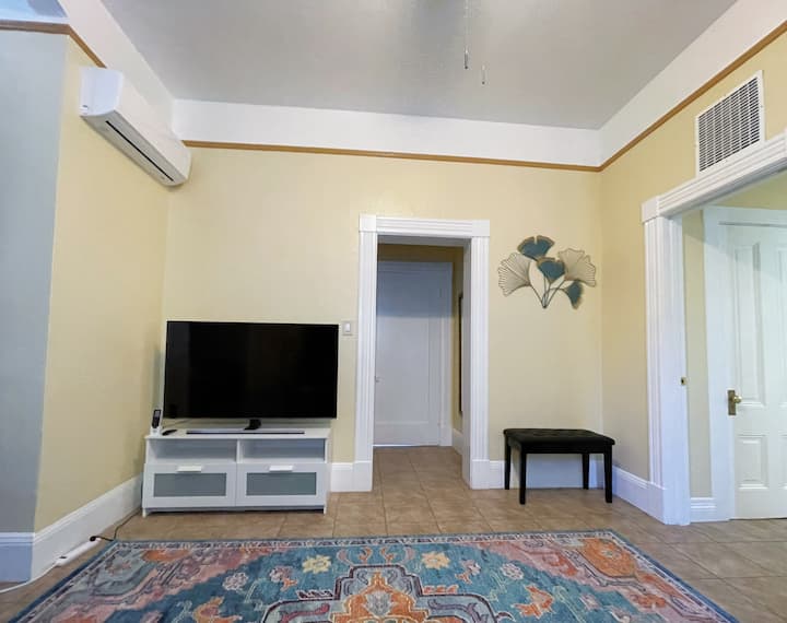 Modern & Cozy Downtown Oasis ~ Queen Bed ~ Parking - San Jose