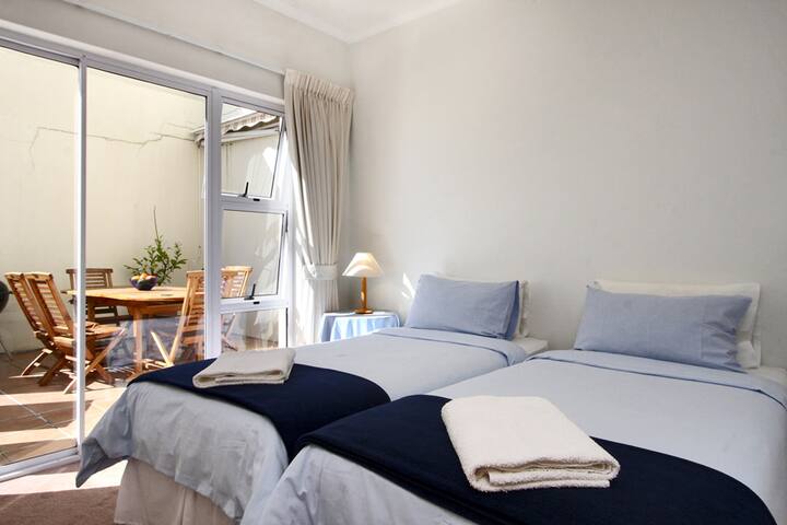 Atlanta 3 bed Balie Bay Camps Bay Cape Town gallery image 5