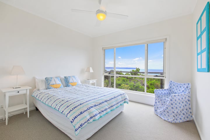 第二间海景标准双人床卧室