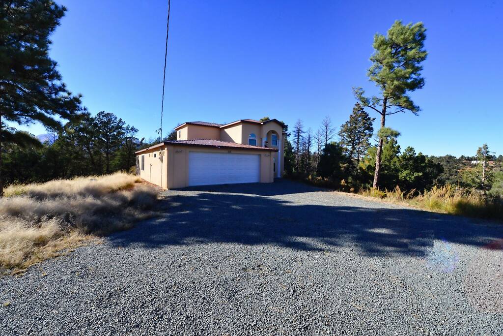 Arriba Cabin - Cozy Cabins Real Estate, LLC
