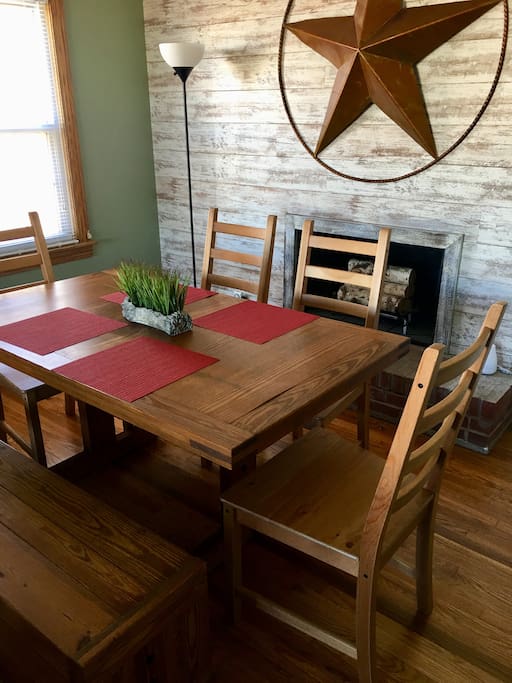 Dining Area - Seating for 6