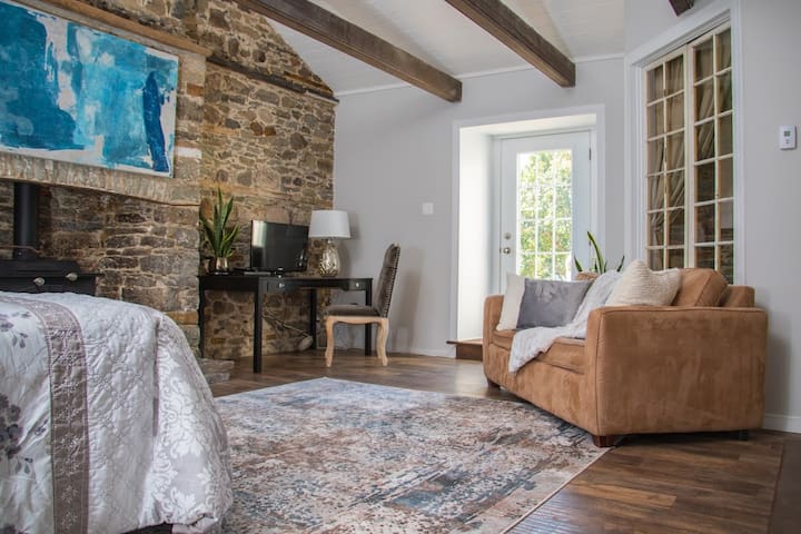 Duldraeggan - Large private suite, L‘Orignal ON