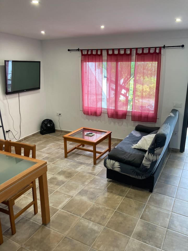 Casa En Los Bosques, Con Jardín, A 20' De La Playa - Arenys de Mar