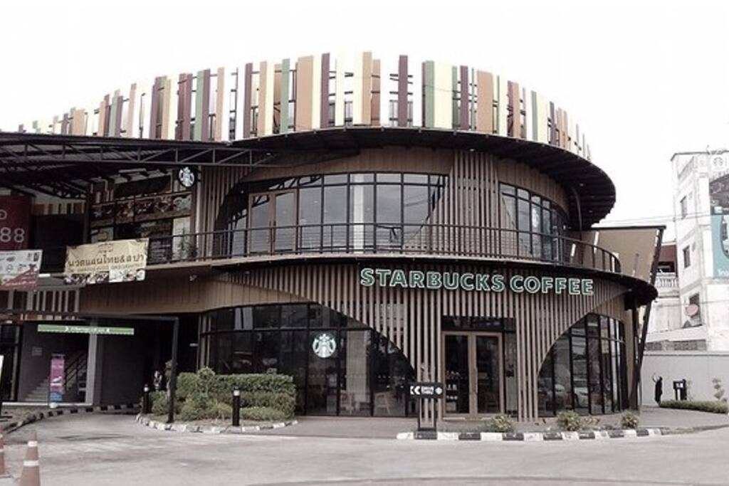มีร้านกาแฟ starbucks