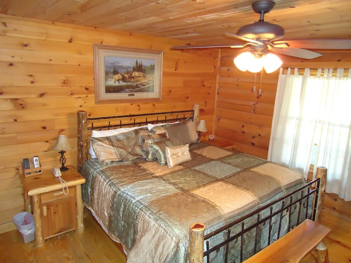 Master Bed- King Room (1 King room)