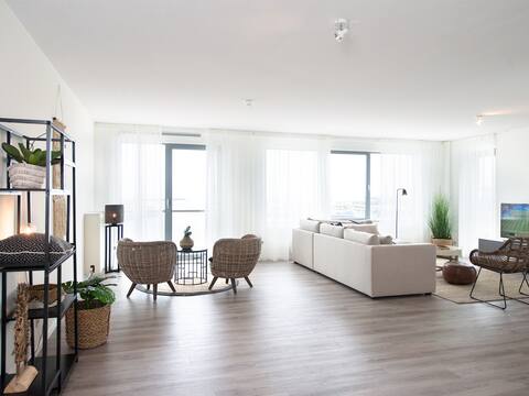 BizStay Harbour 70 Penthouse