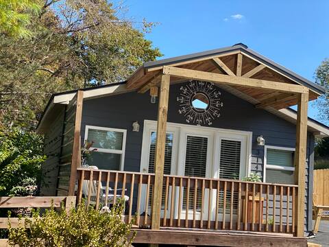 Cali's Cottage, Pets Stay FREE, near Nashville