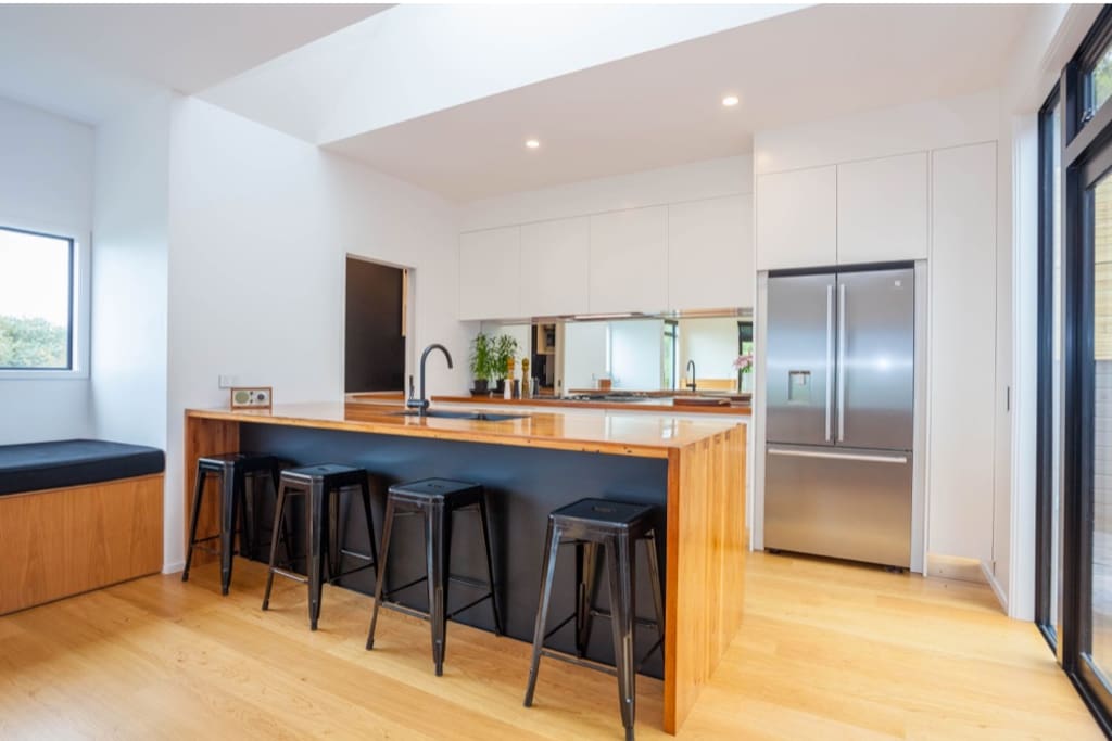 Excellent kitchen for entertaining
