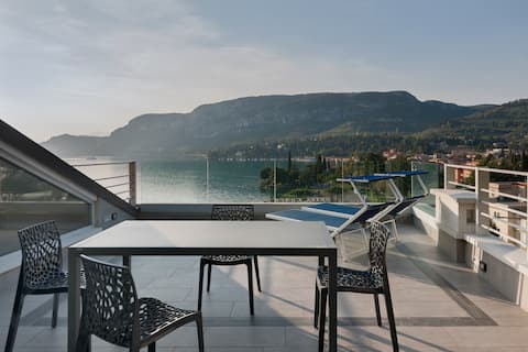Garda NEW APARTMENT SUPER SOLARIUM Maison Canevino