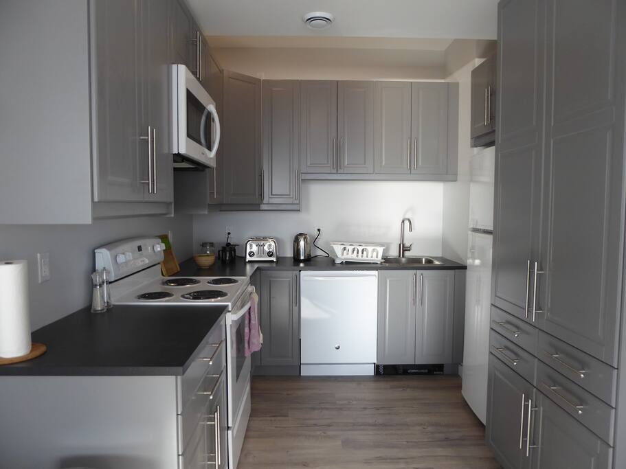 Full kitchen