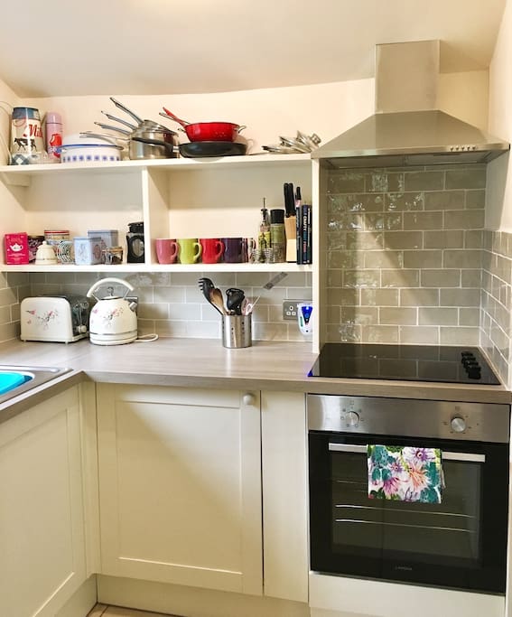 Beautiful brand new kitchen at Ian’s cottage is perfect for cooking some delicious meals during your stay!