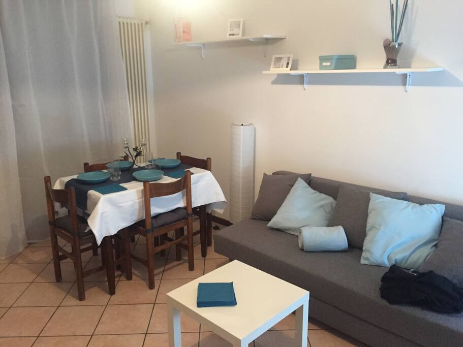 zona giorno. living con divano letto