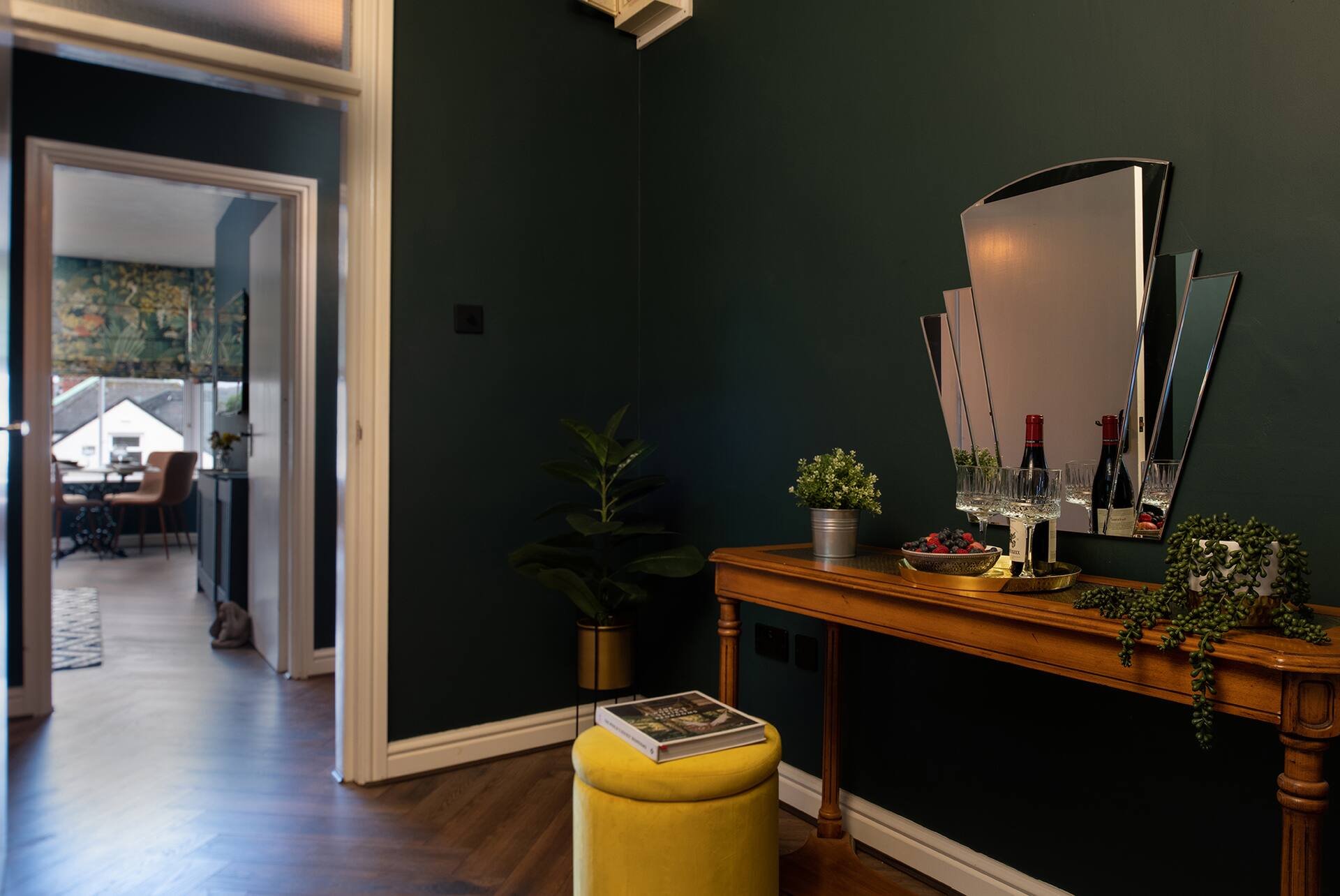 Sea View Apartment in Llandudno With Parking. — photo 5