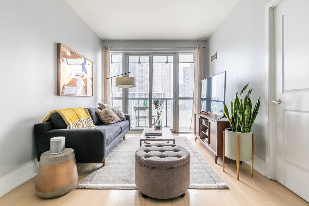 Smart TV and Sonos in living room