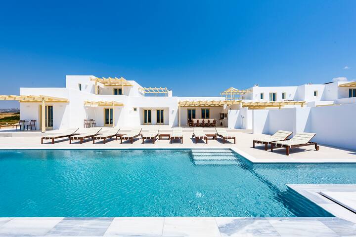 Zorbas’ Seaview Villa 2 gallery image 2