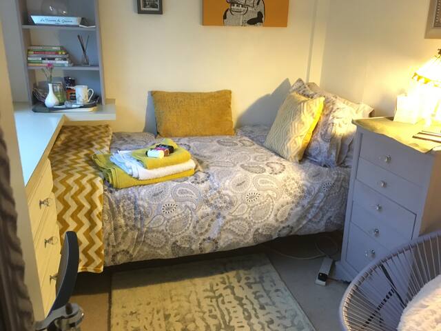 Sing rm walk University/Talbot easy access centre