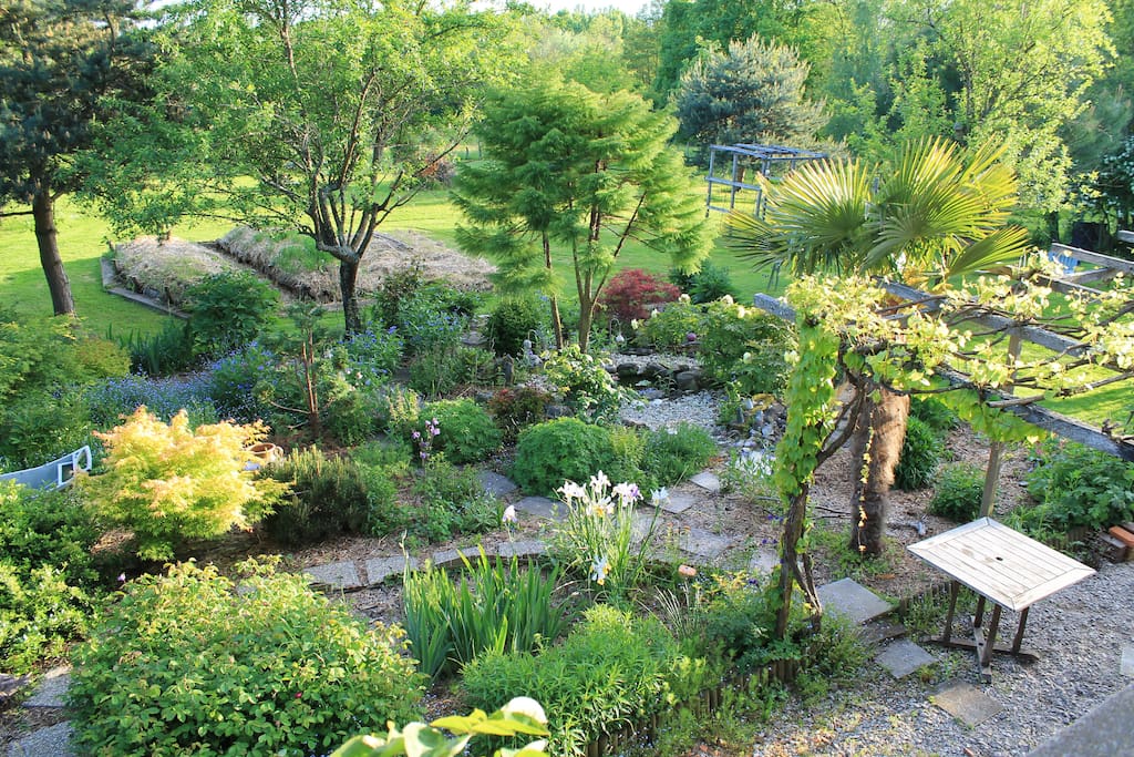 Vue sur le jardin, côté sud.