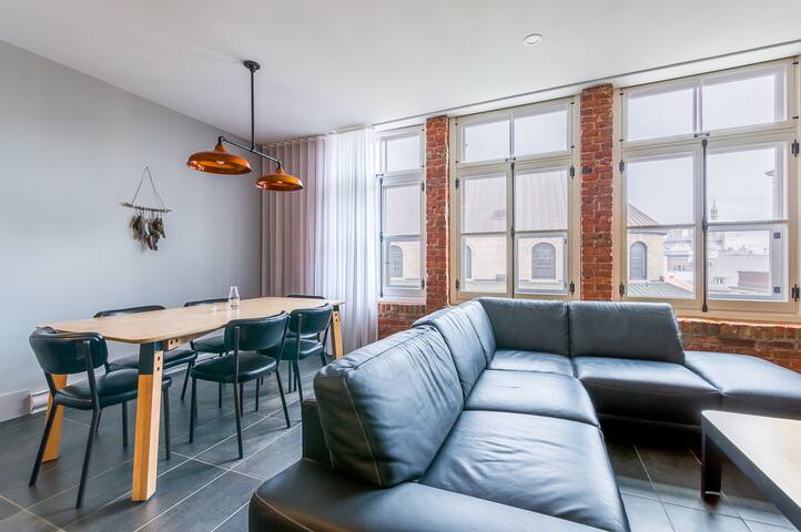 T302 – Lofts du Trésor – Par Les Lofts Vieux-QC gallery image 4