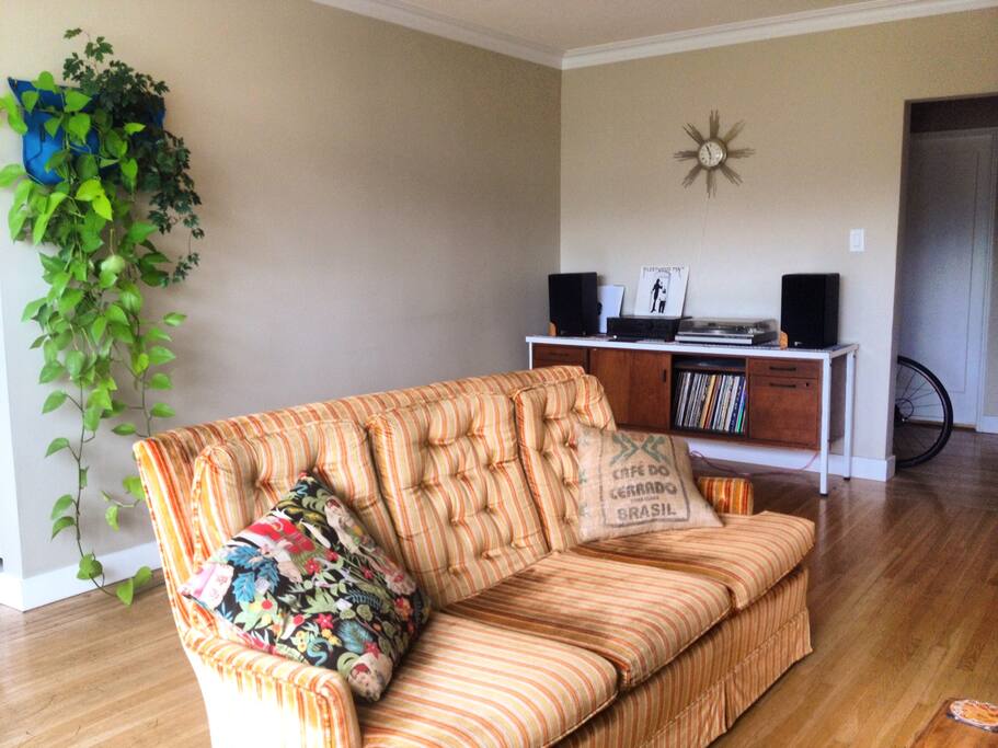 Living room features record player.