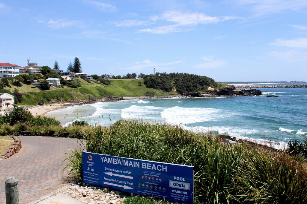 “Main Drain” - a short stroll to Pacific Hotel for lunch or dinner - Dancin' the Night Away!!!. Pic: Di Ellis