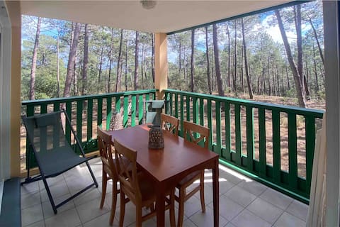Successful Airbnb property: In the heart of the pine trees, close to the lake and ocean in Carcans