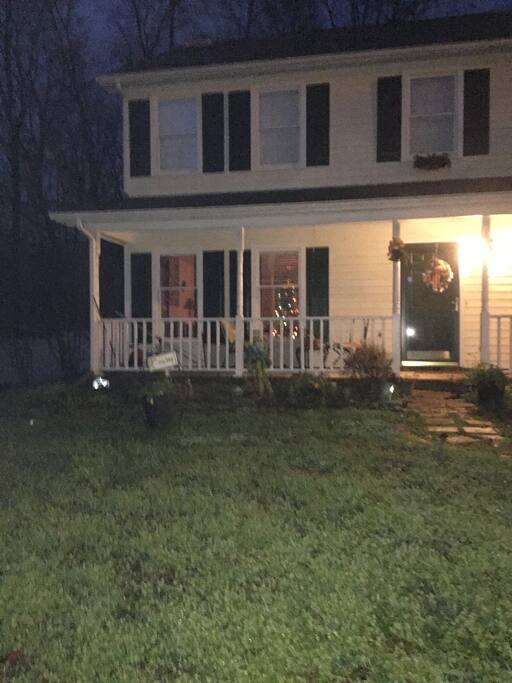 Well maintained home in quiet neighborhood. Alarm and smoke detection
