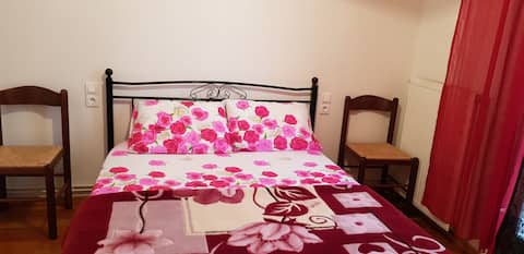 Apartments Angela, mitt i Skiathos hamn .