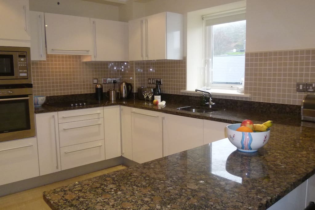Kitchen with dining counter