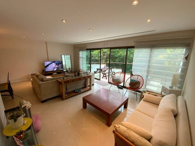 Cobertura linda na Barra c/ ótima localização. gallery image 3