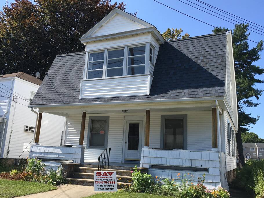 Professional House - Relax on large front porch after a busy day - Consultants, Postdocs, Graduate Students, Researchers - 3 guest rooms