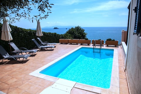 Villa Marco. Sea Front. Private Pool
