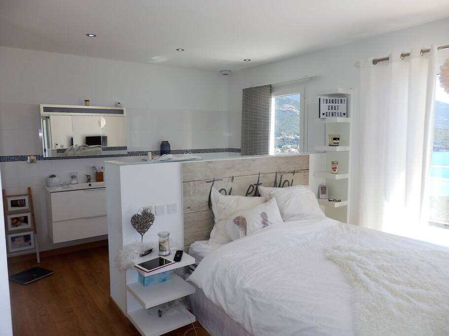 Chambre avec salle de bain, vue mer, 1er étage