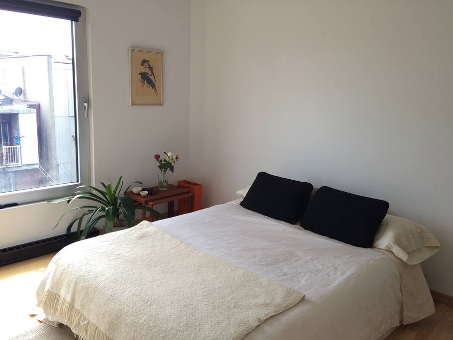 Bedroom - Queen size bed